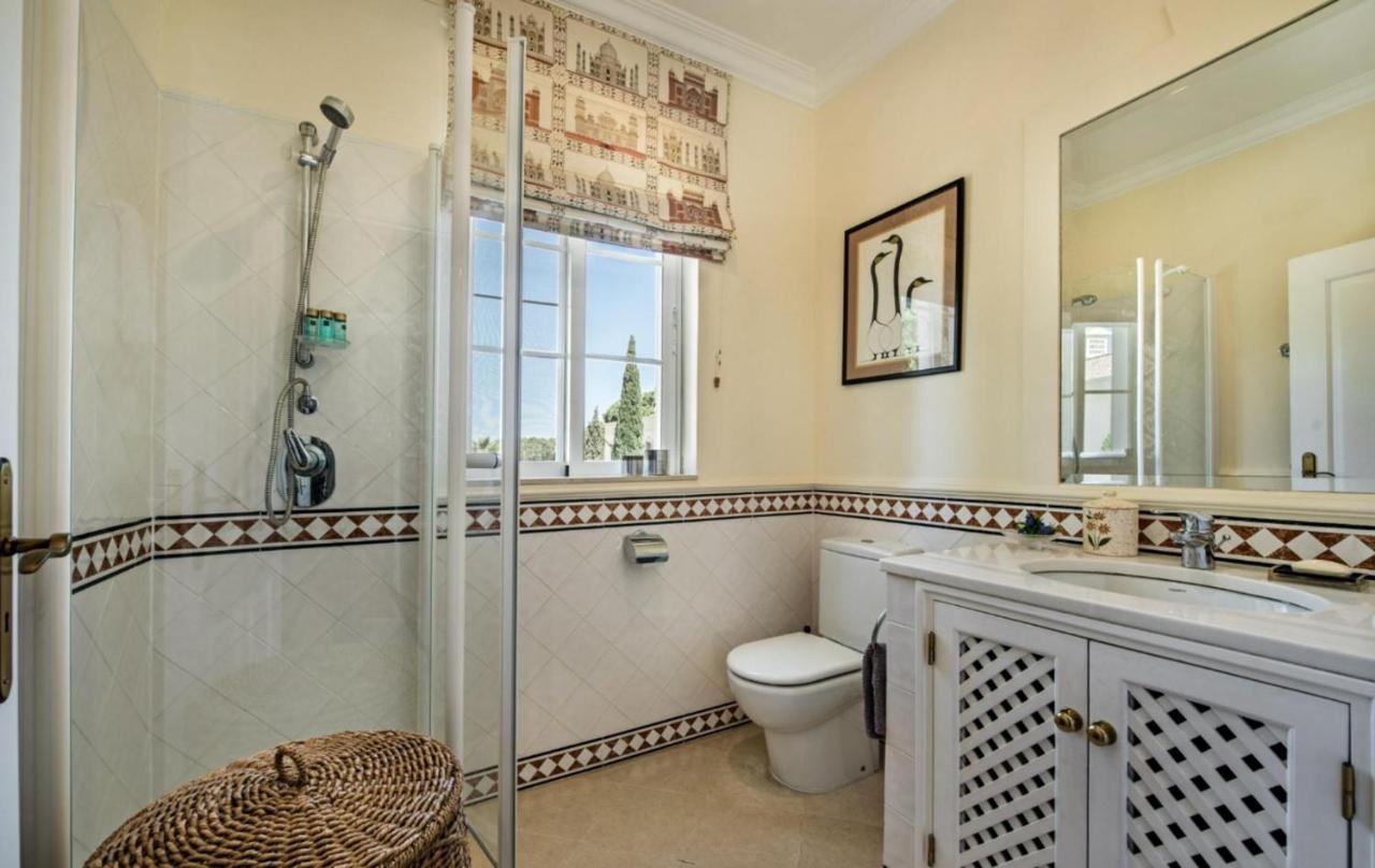 Beautiful 2-bed Golf Pool *